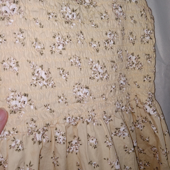DIVIDED H&M Tie Shoulder Yellow Floral Smocked Sundress Womens Size M - Picture 7 of 14